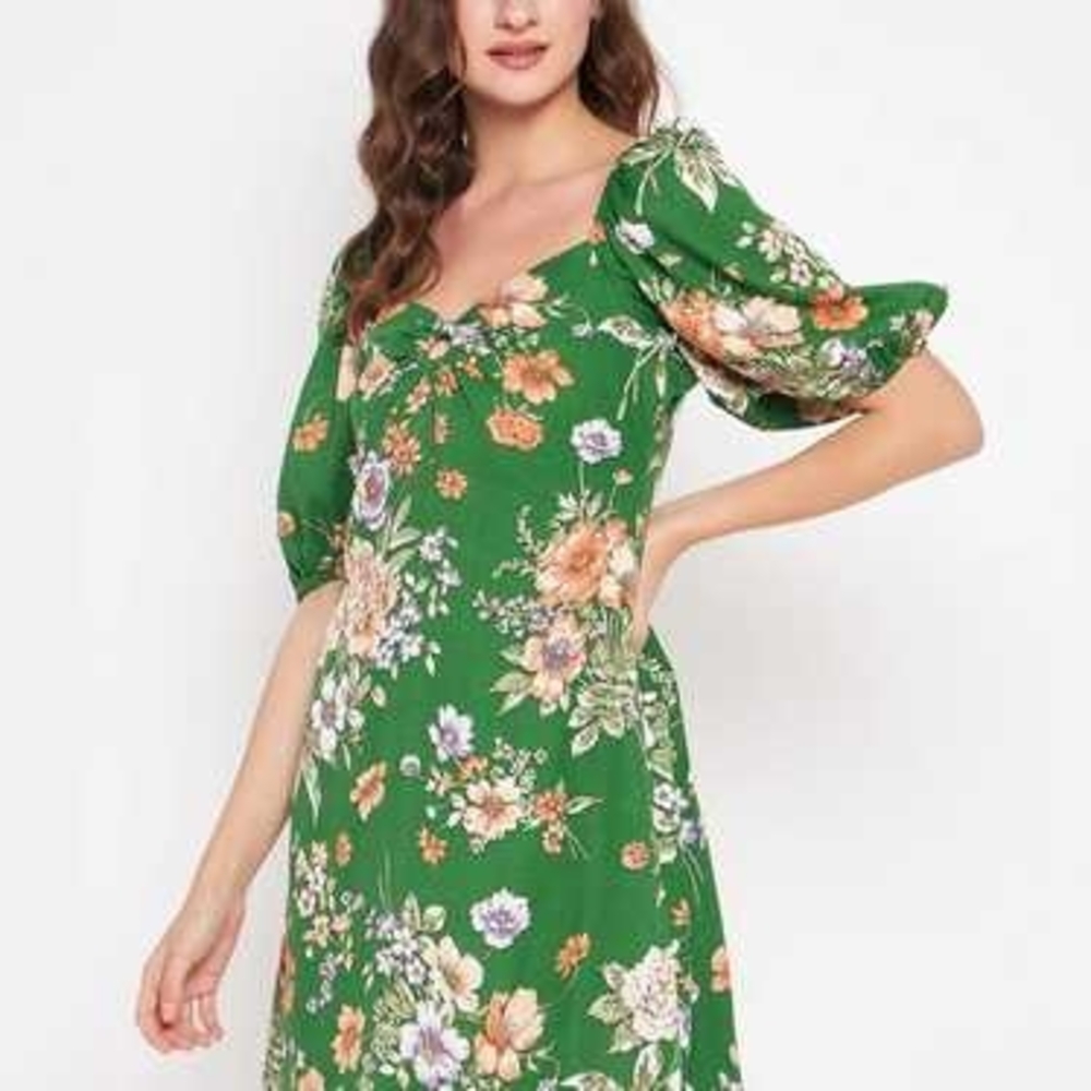 Elegant Green Floral Midi Dress with Puff Sleeves